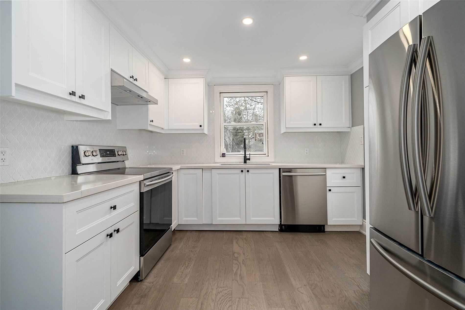 110 Kensington Ave S