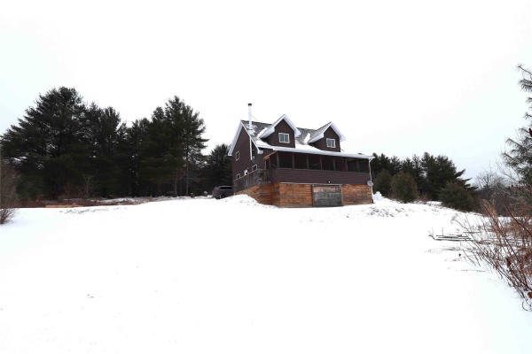 340 Deer Rock Lake Rd, Addington Highlands