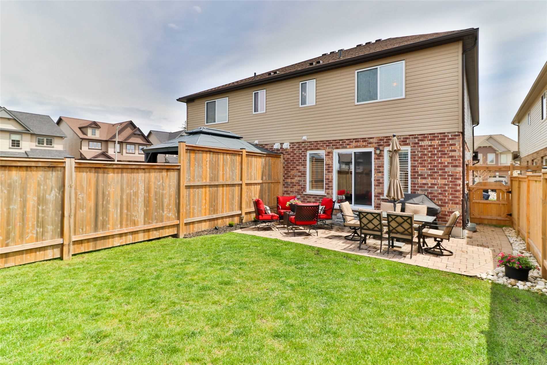 96 Couling Cres