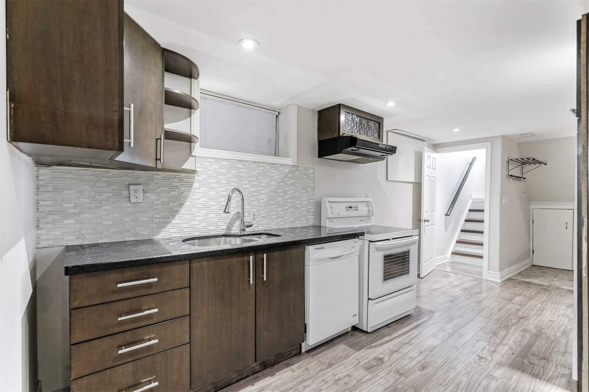 22 Quaker Cres