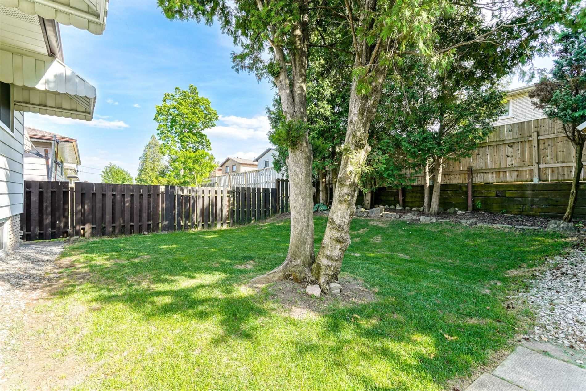 22 Quaker Cres