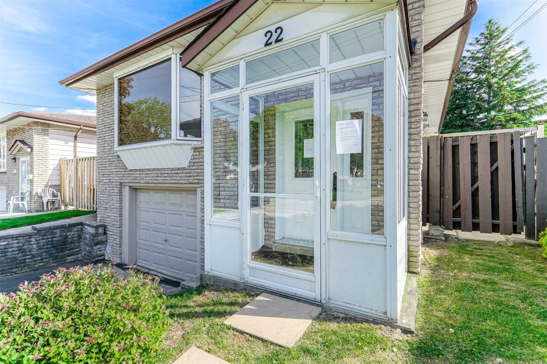 22 Quaker Cres