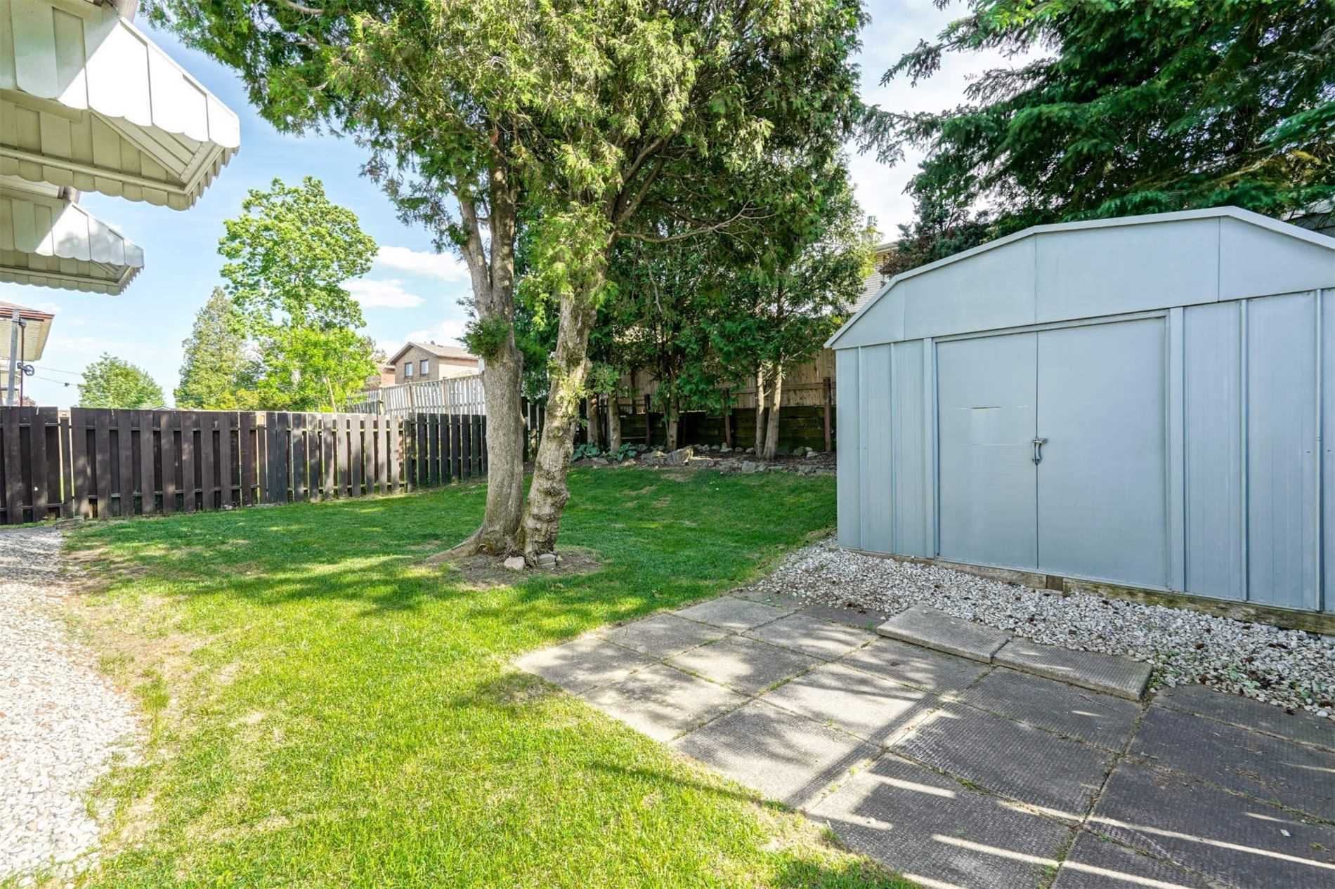 22 Quaker Cres