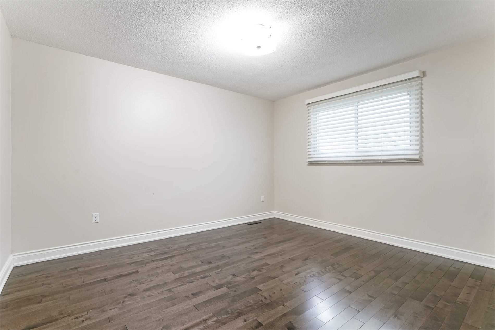 22 Quaker Cres