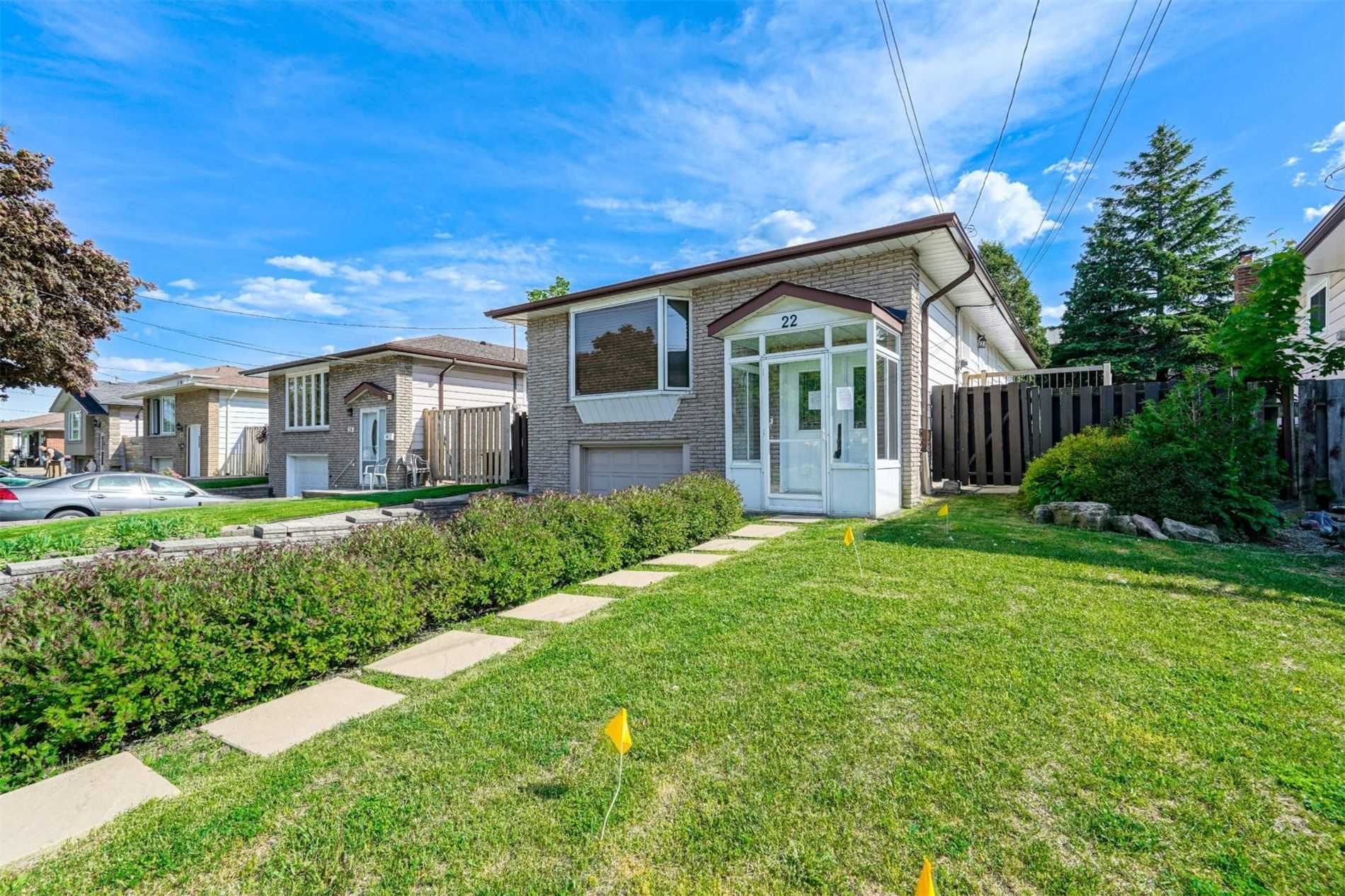 22 Quaker Cres
