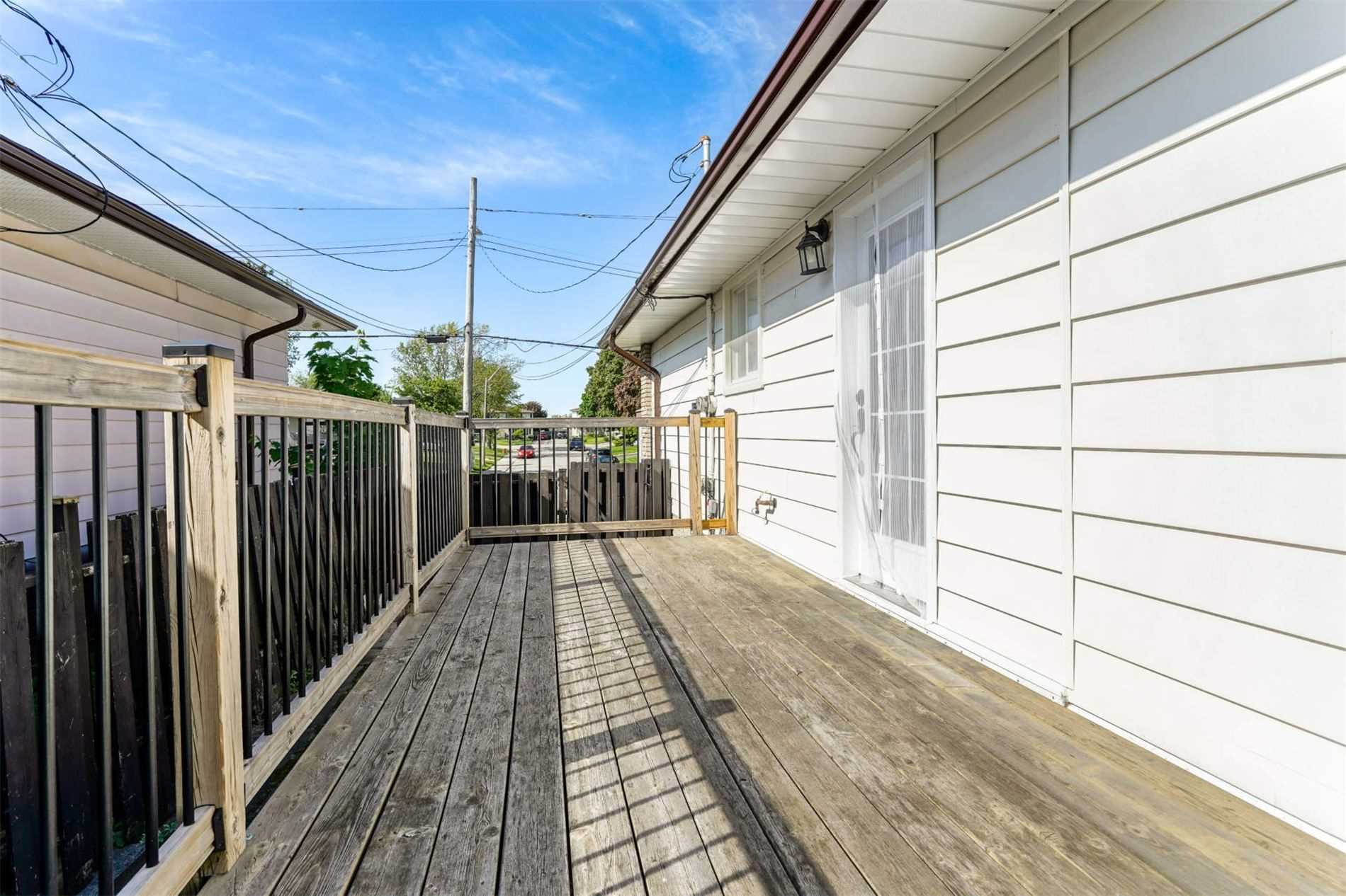 22 Quaker Cres