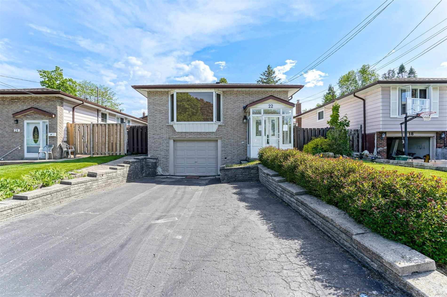 22 Quaker Cres