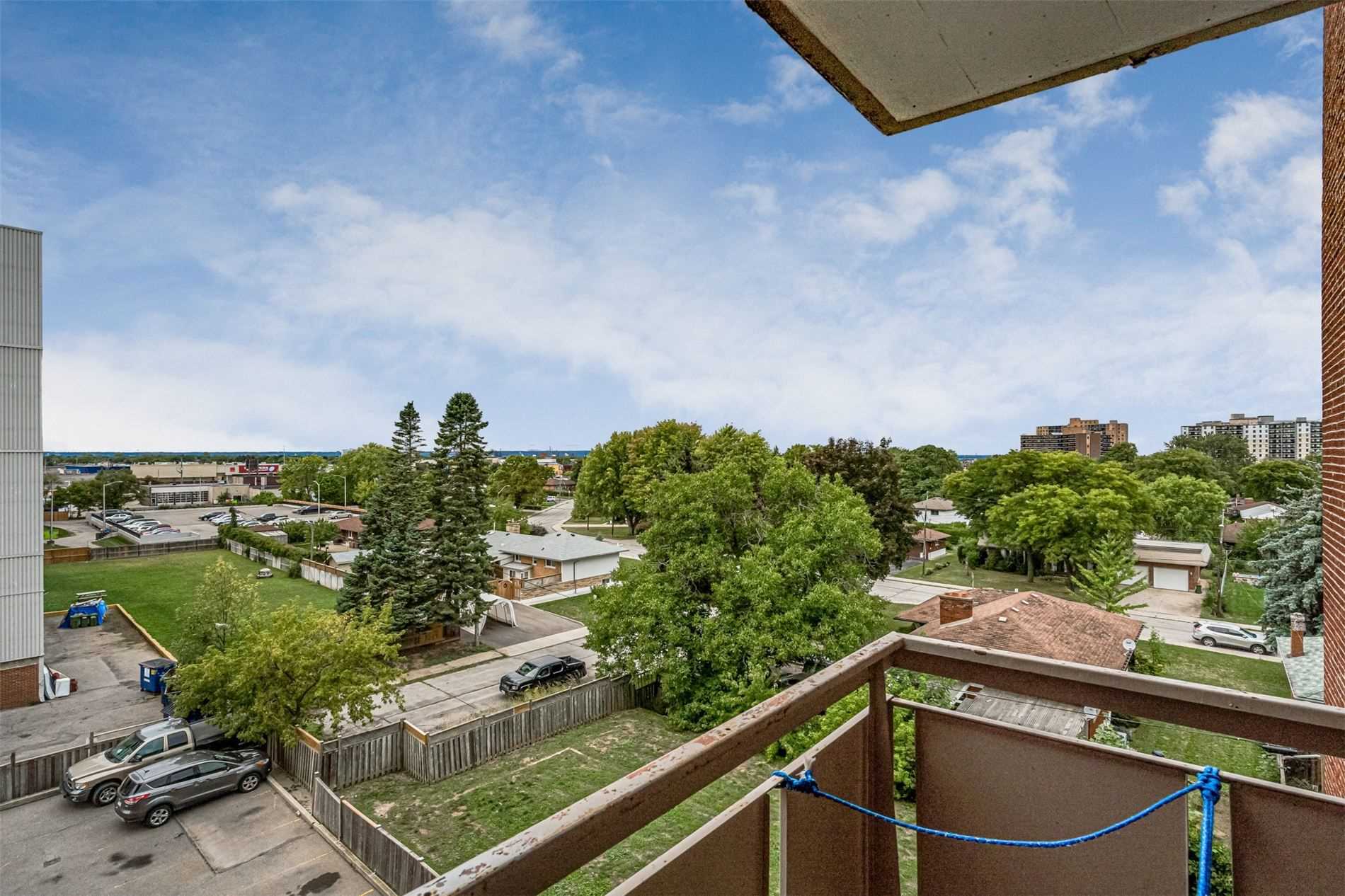 501 851 Queenston Rd, (MLS® X4909294) See this condo apartment