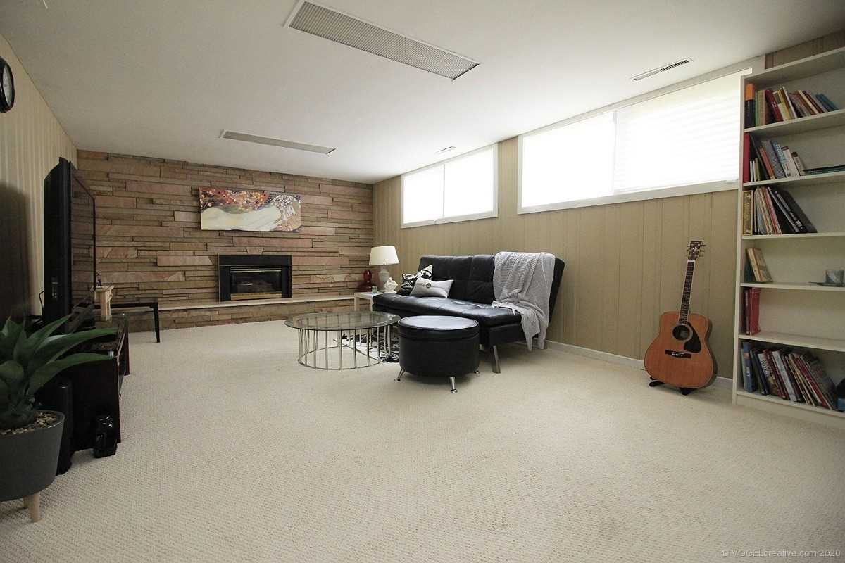 675 Scenic Dr