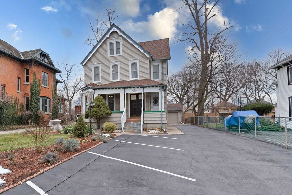 4327 Simcoe St