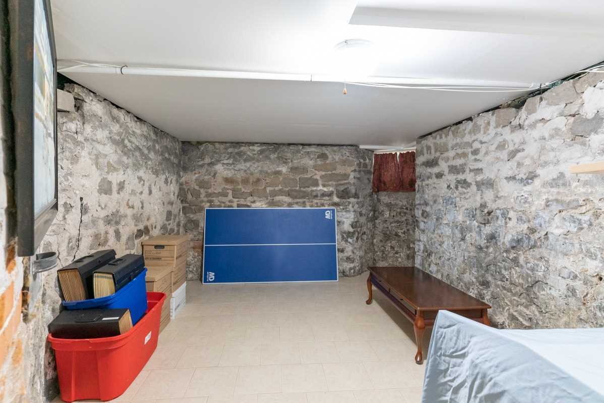 4327 Simcoe St