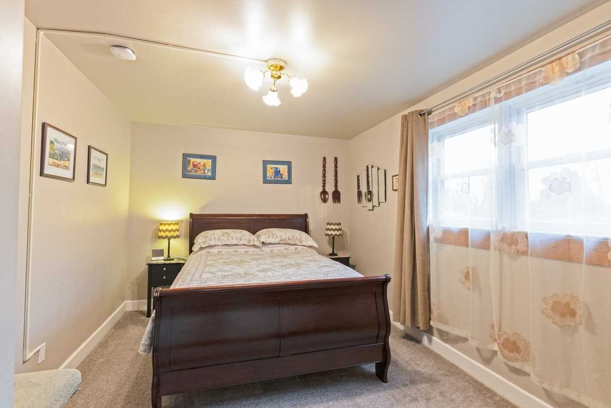 4327 Simcoe St