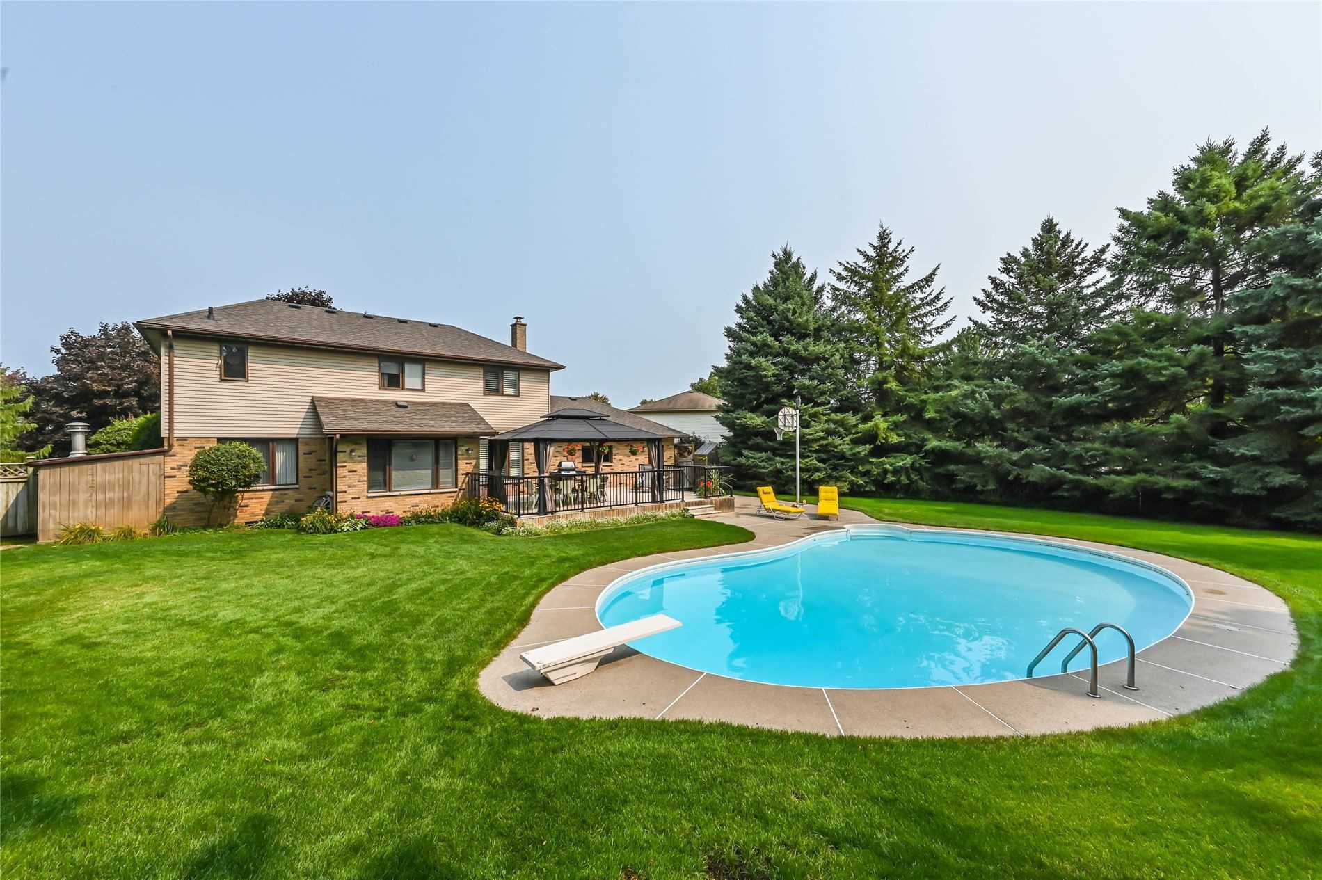 16 Fernbank Pl