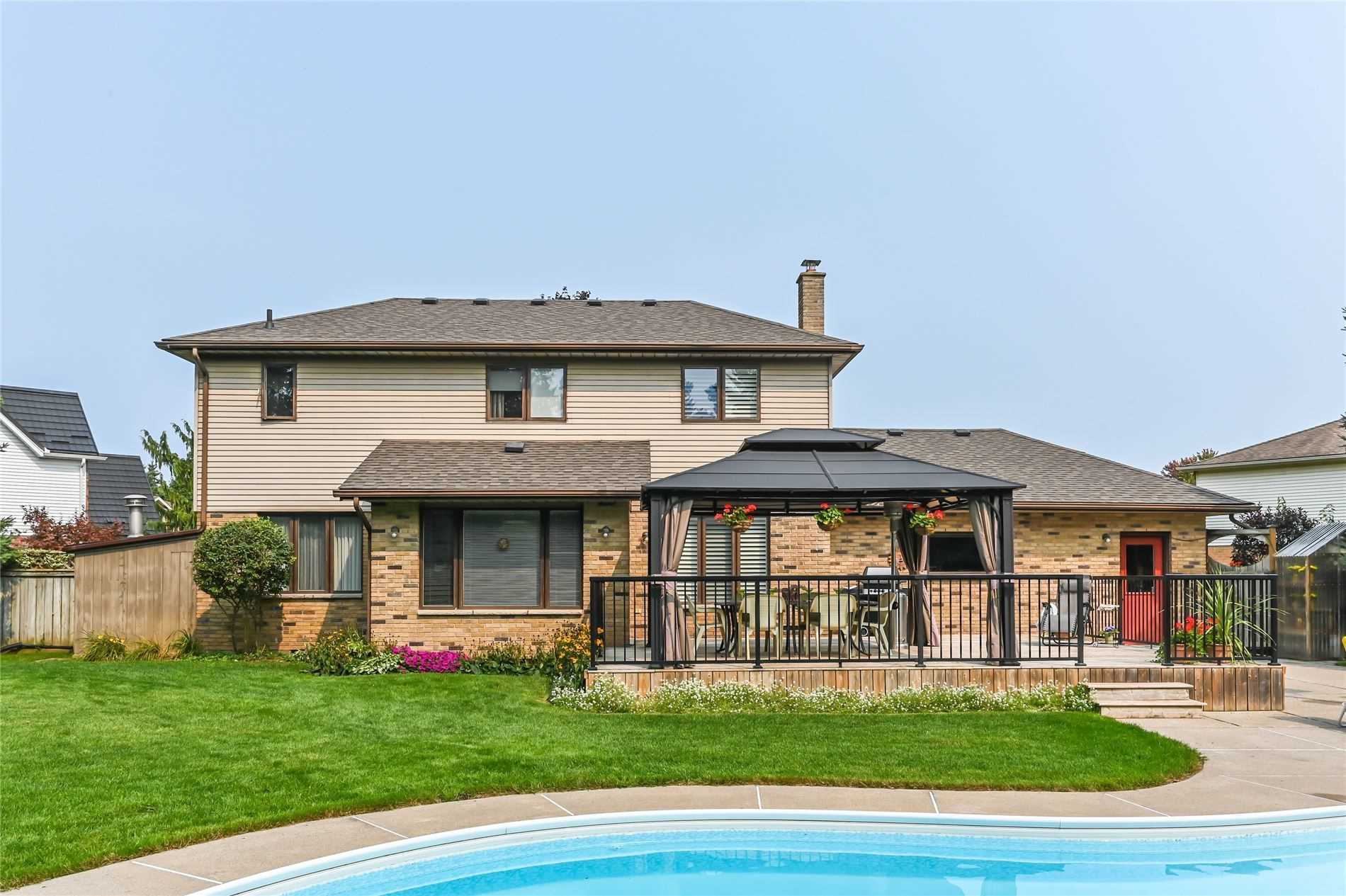 16 Fernbank Pl