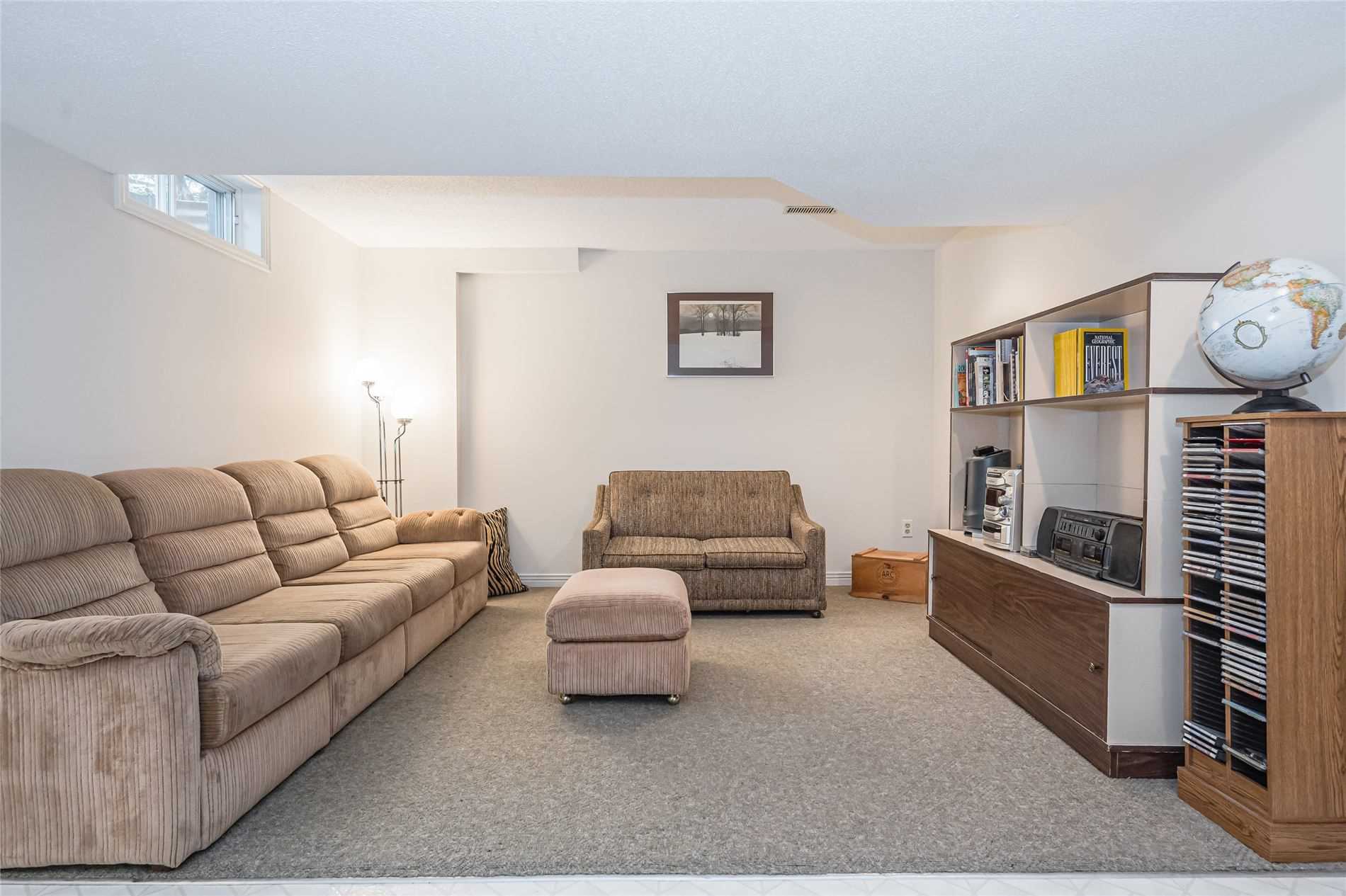 16 Fernbank Pl