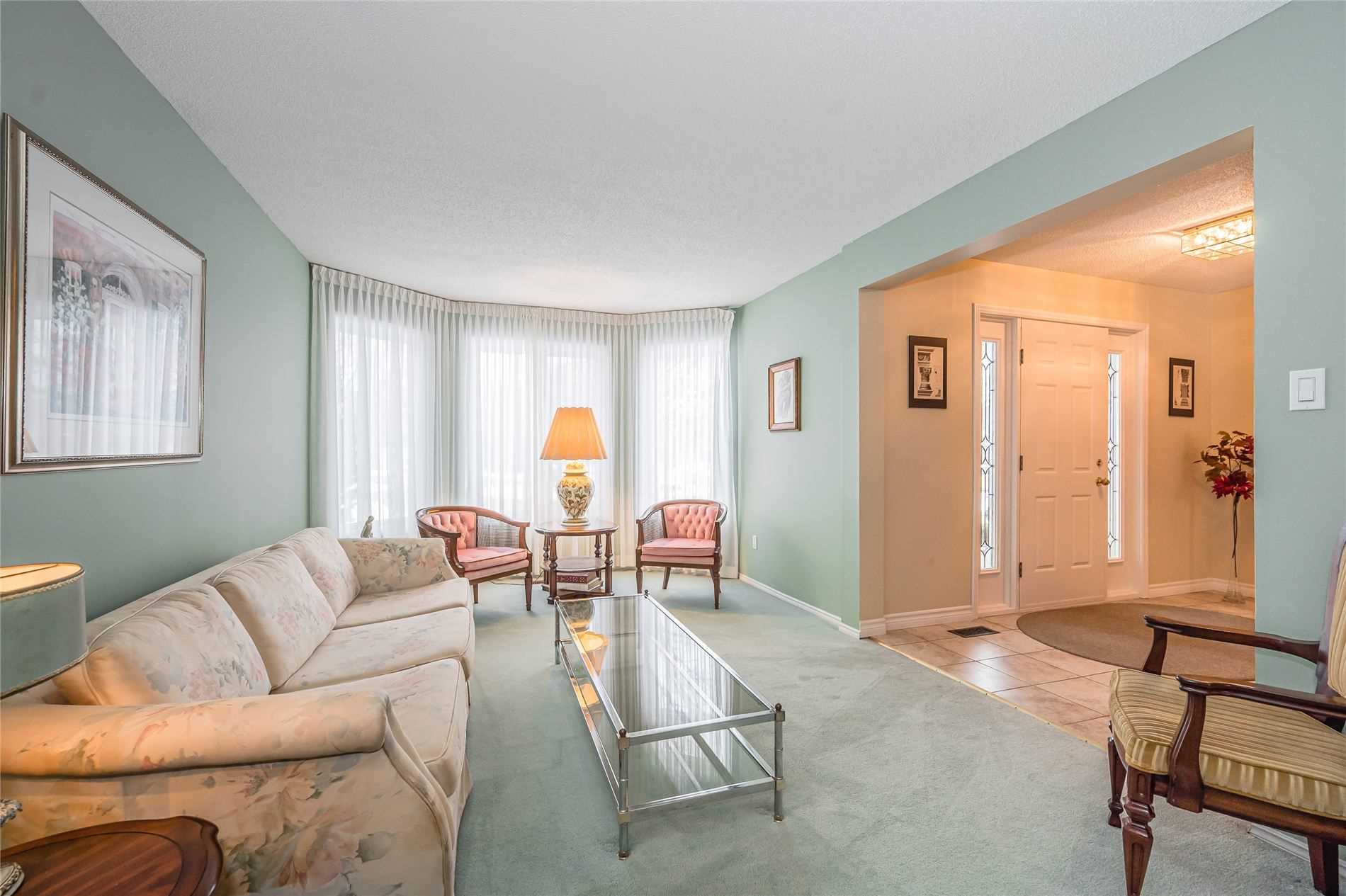 16 Fernbank Pl