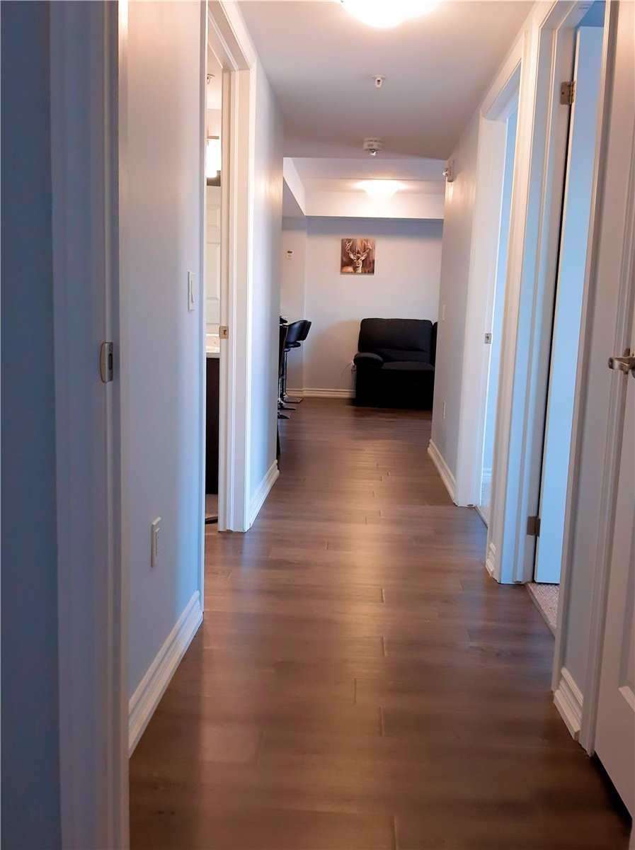 7 Kay Cres, #208