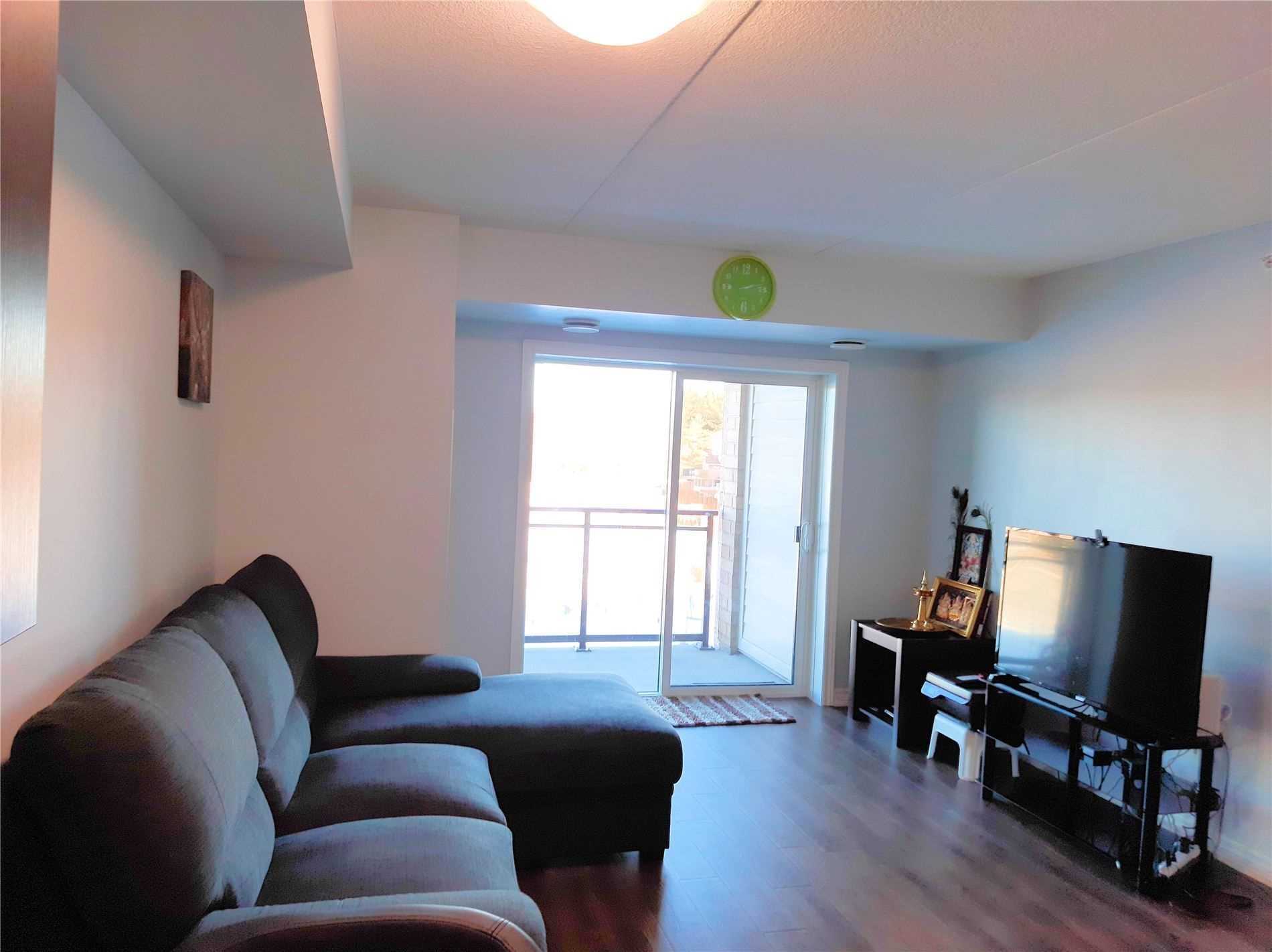 7 Kay Cres, #208