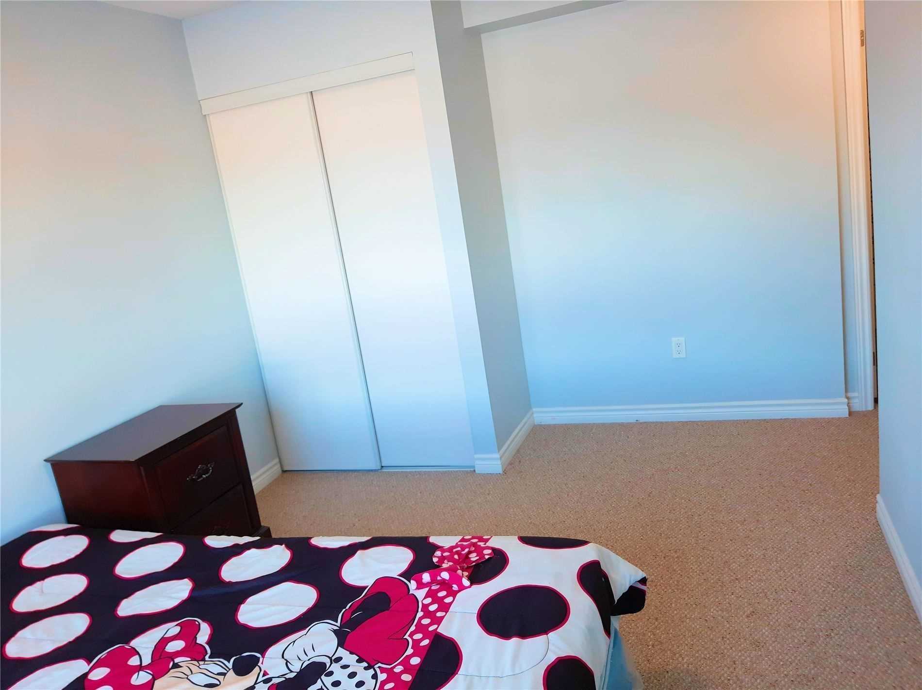 7 Kay Cres, #208