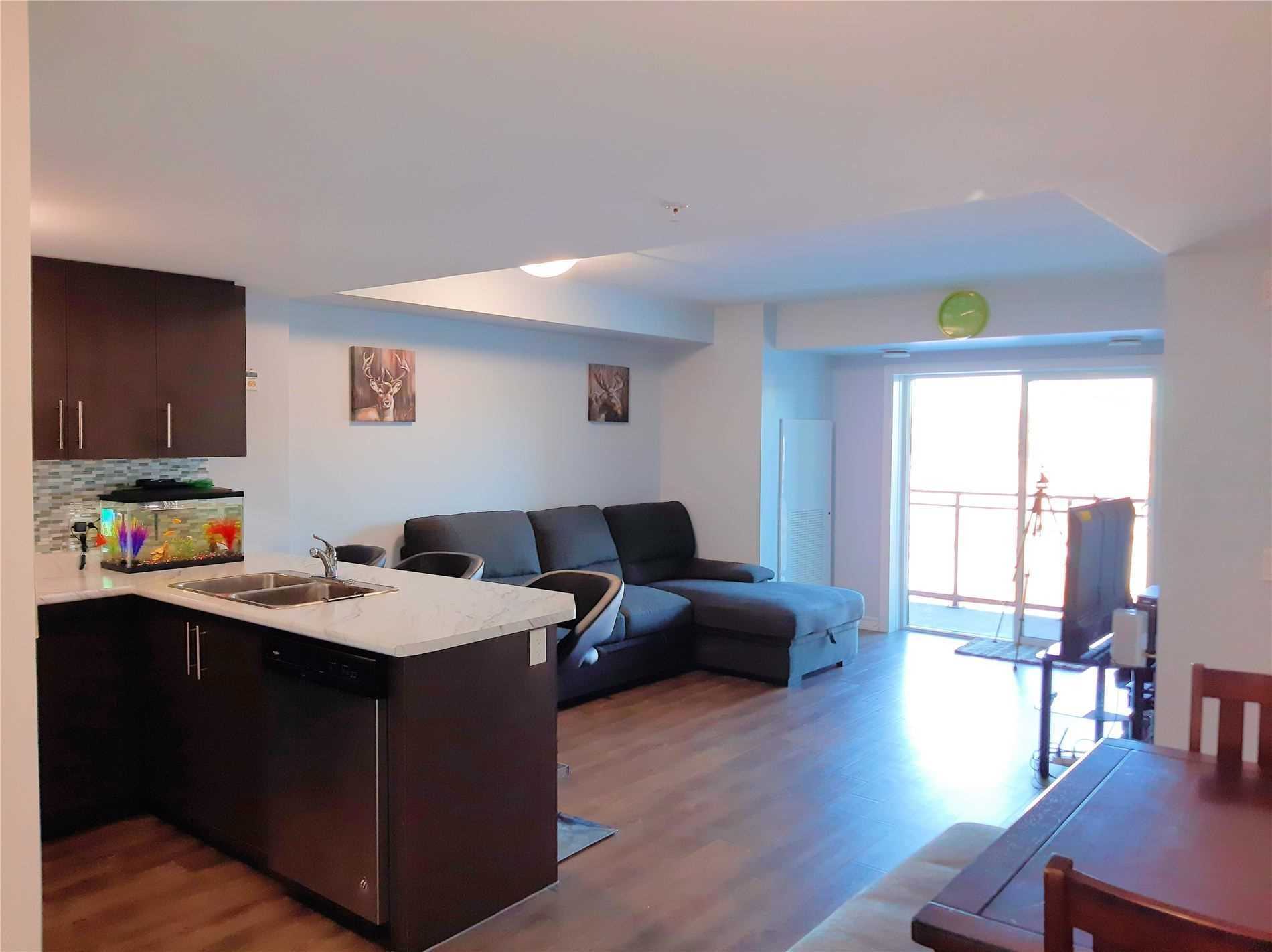 7 Kay Cres, #208