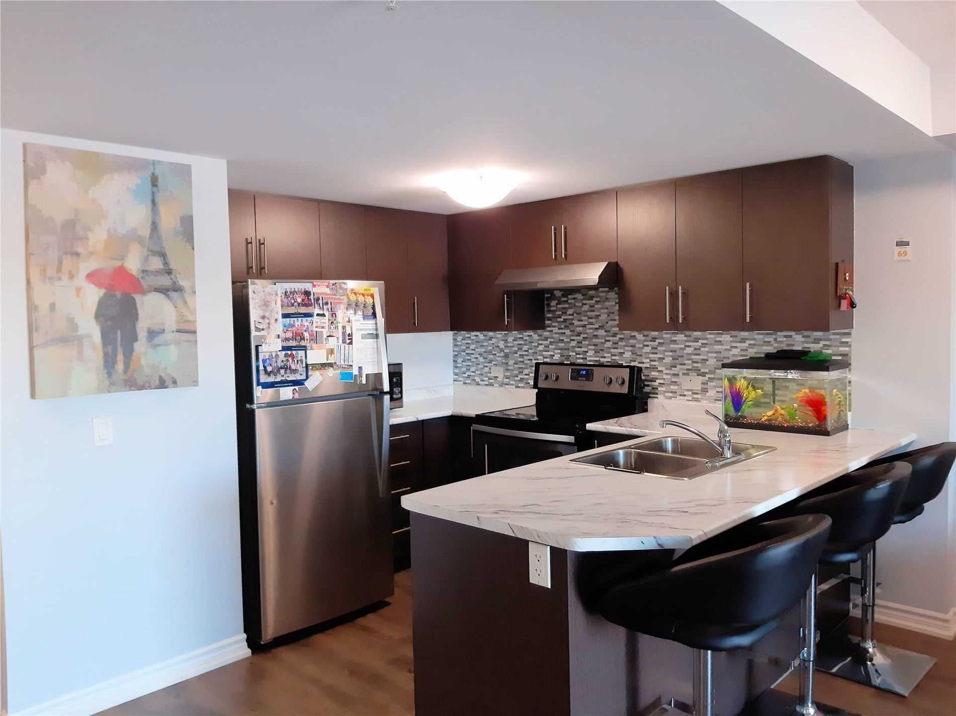 7 Kay Cres, #208