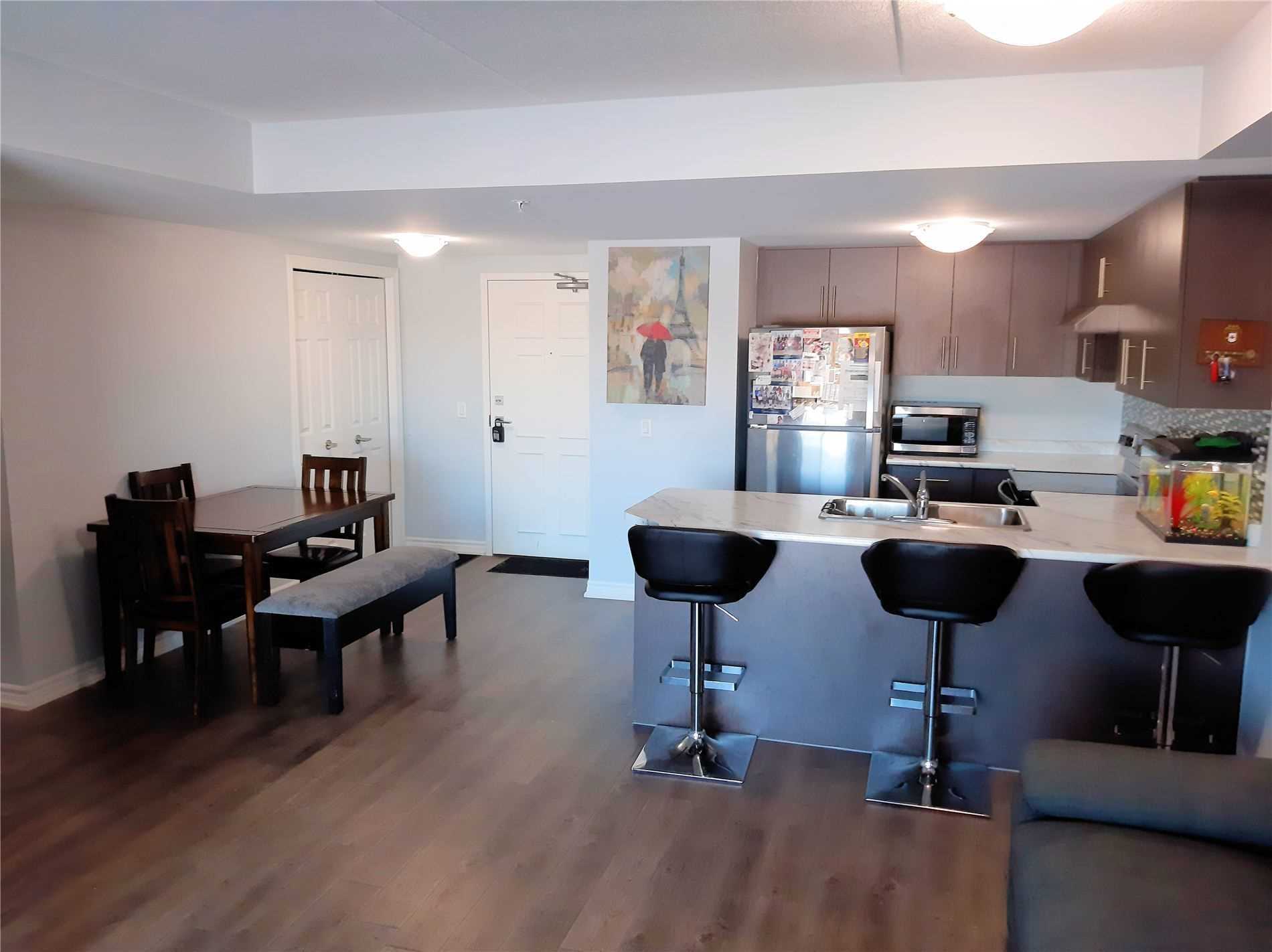 7 Kay Cres, #208