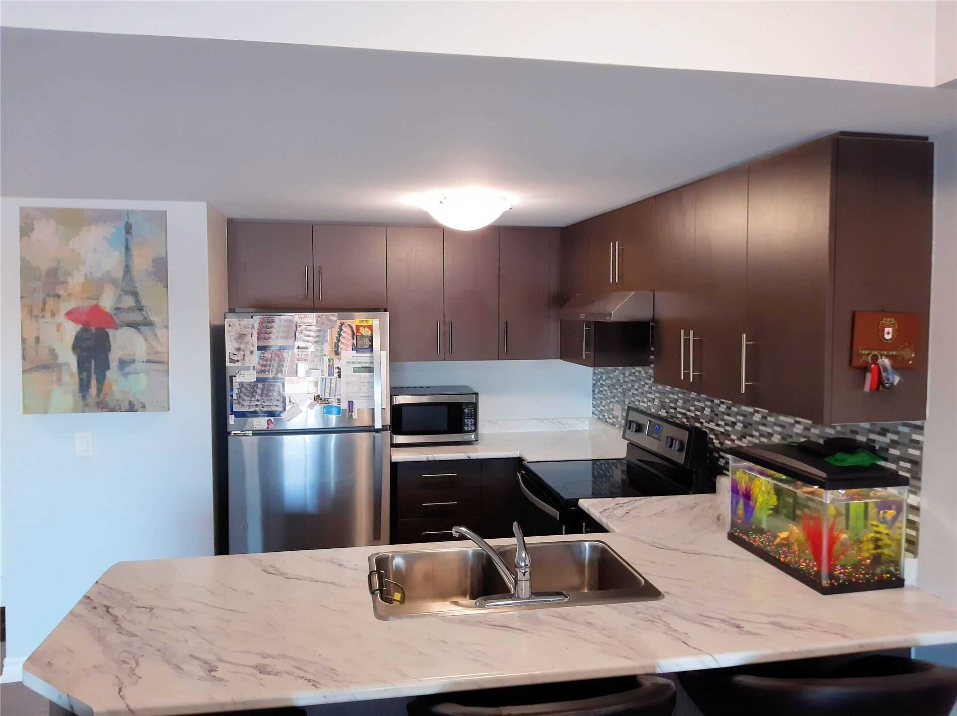 7 Kay Cres, #208