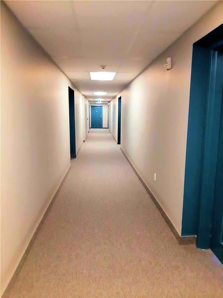 7 Kay Cres, #208