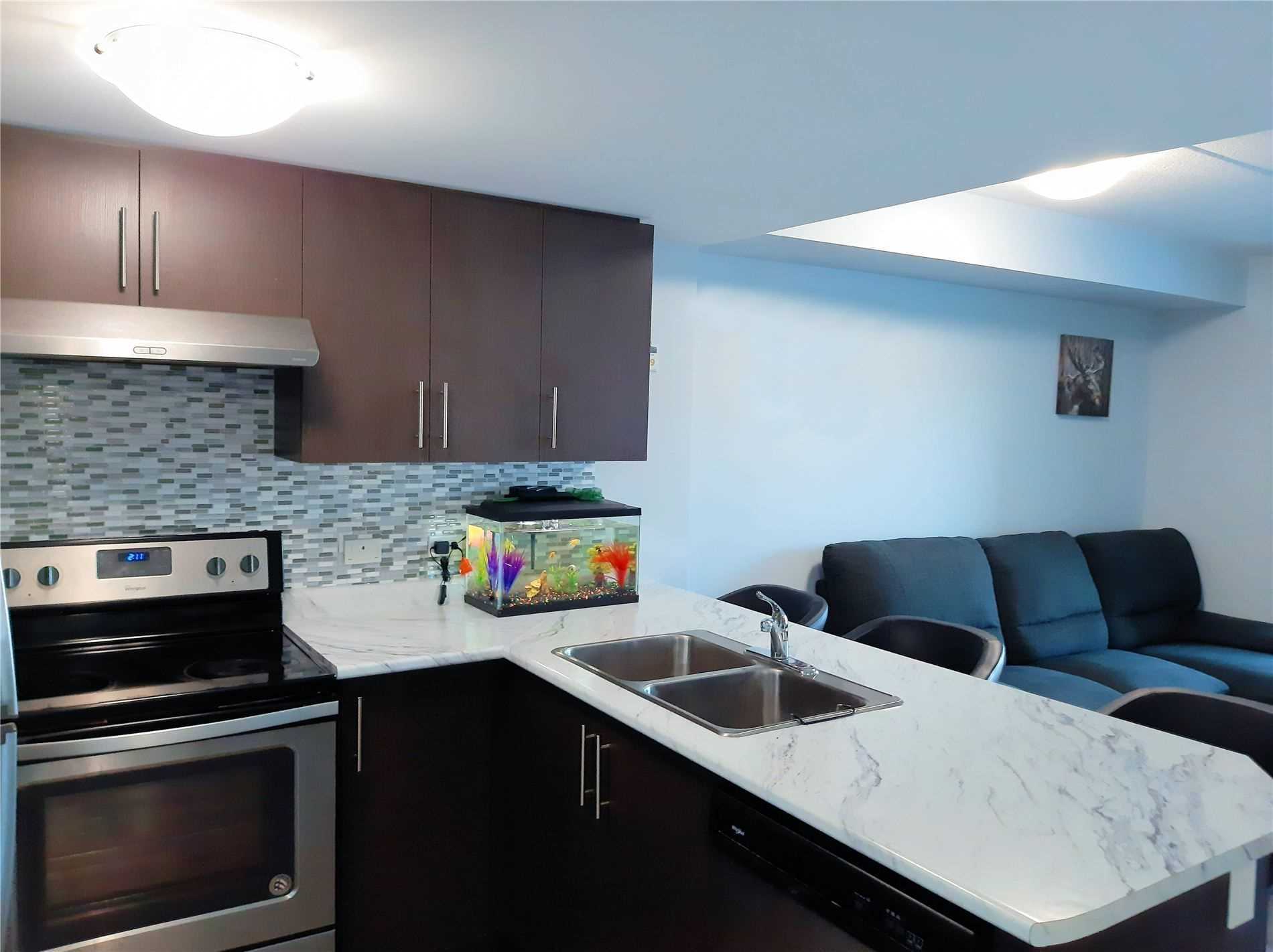 7 Kay Cres, #208