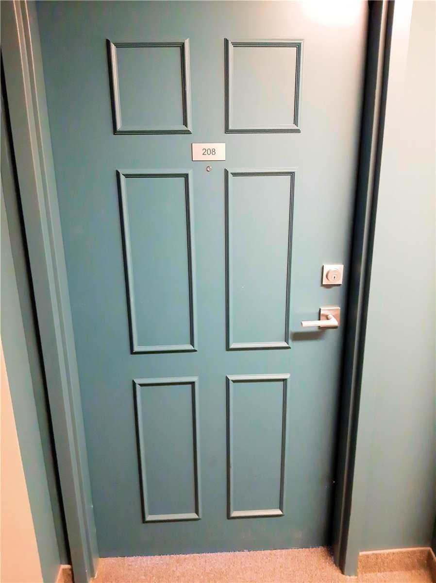 7 Kay Cres, #208