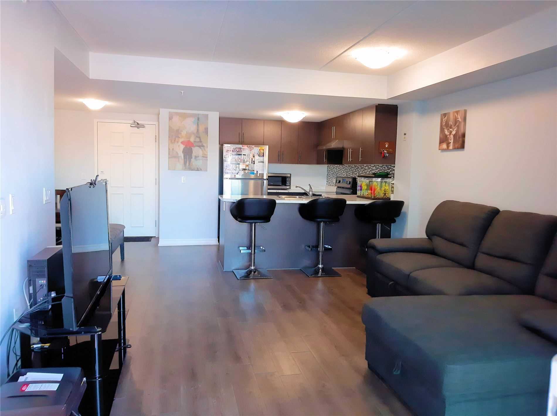7 Kay Cres, #208