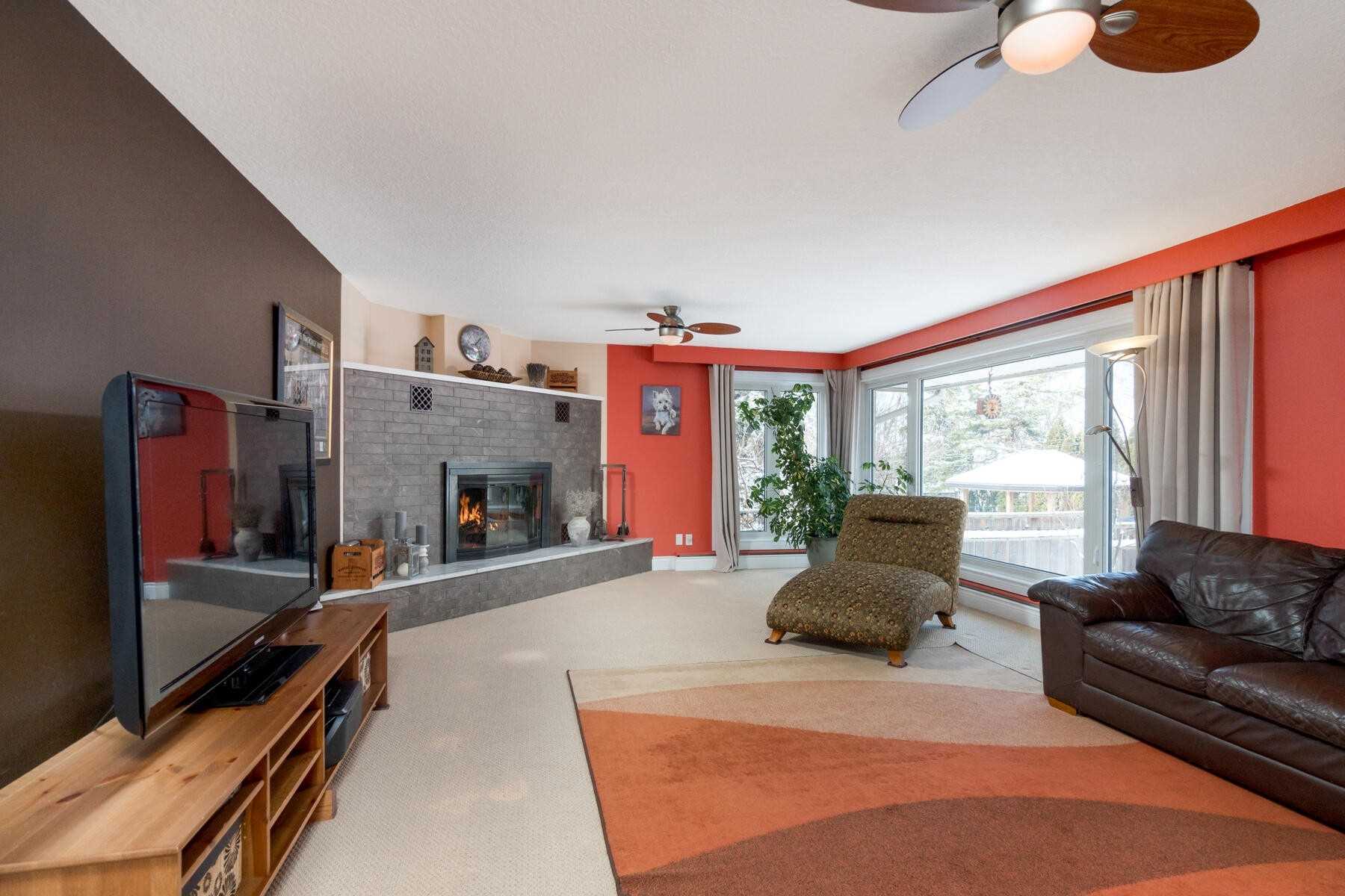 10 Douglas Pl
