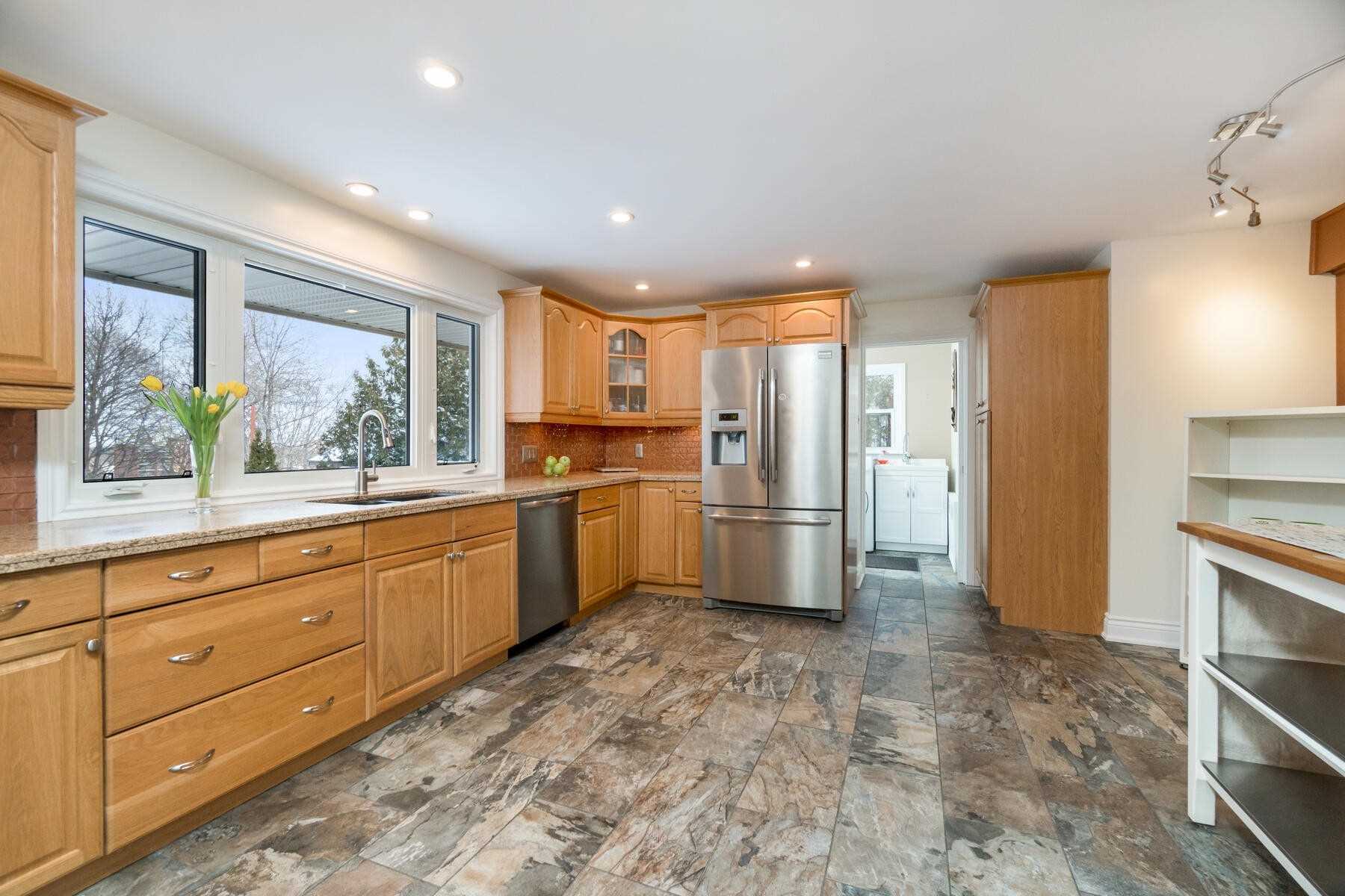 10 Douglas Pl