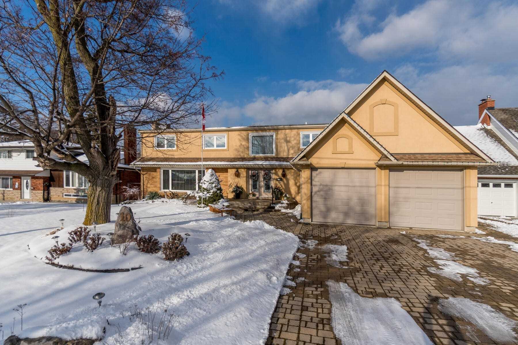 10 Douglas Pl