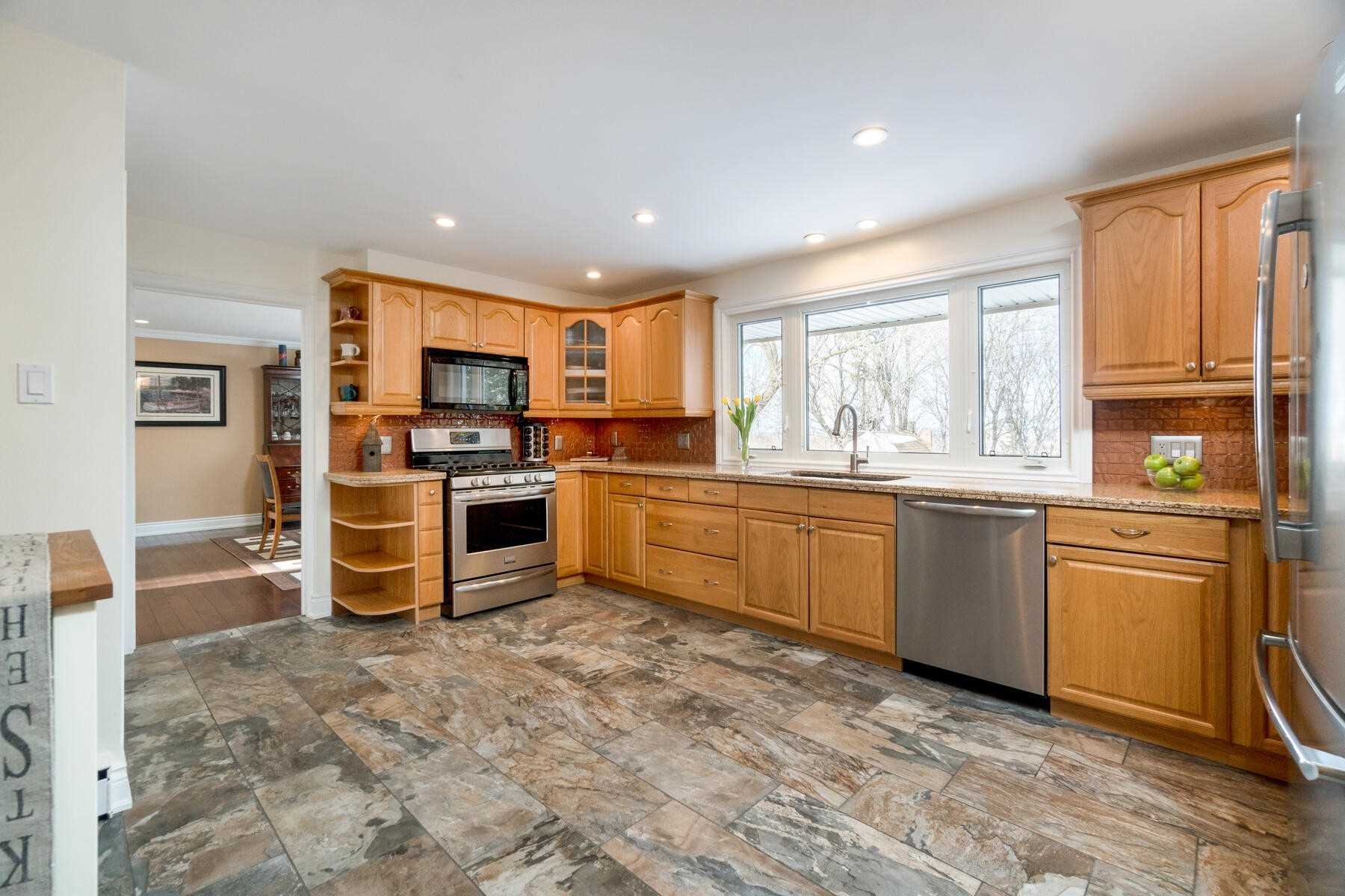 10 Douglas Pl