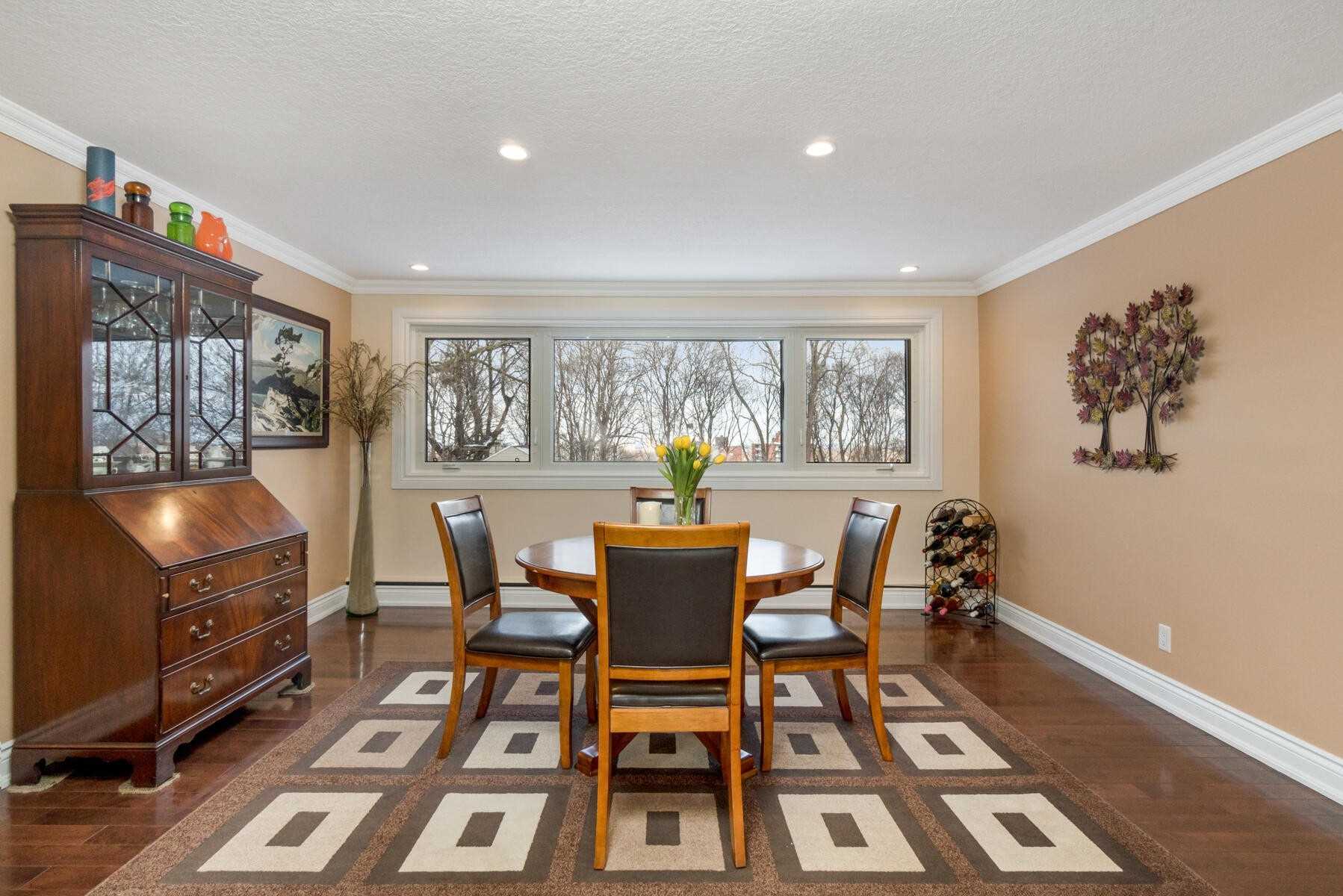10 Douglas Pl