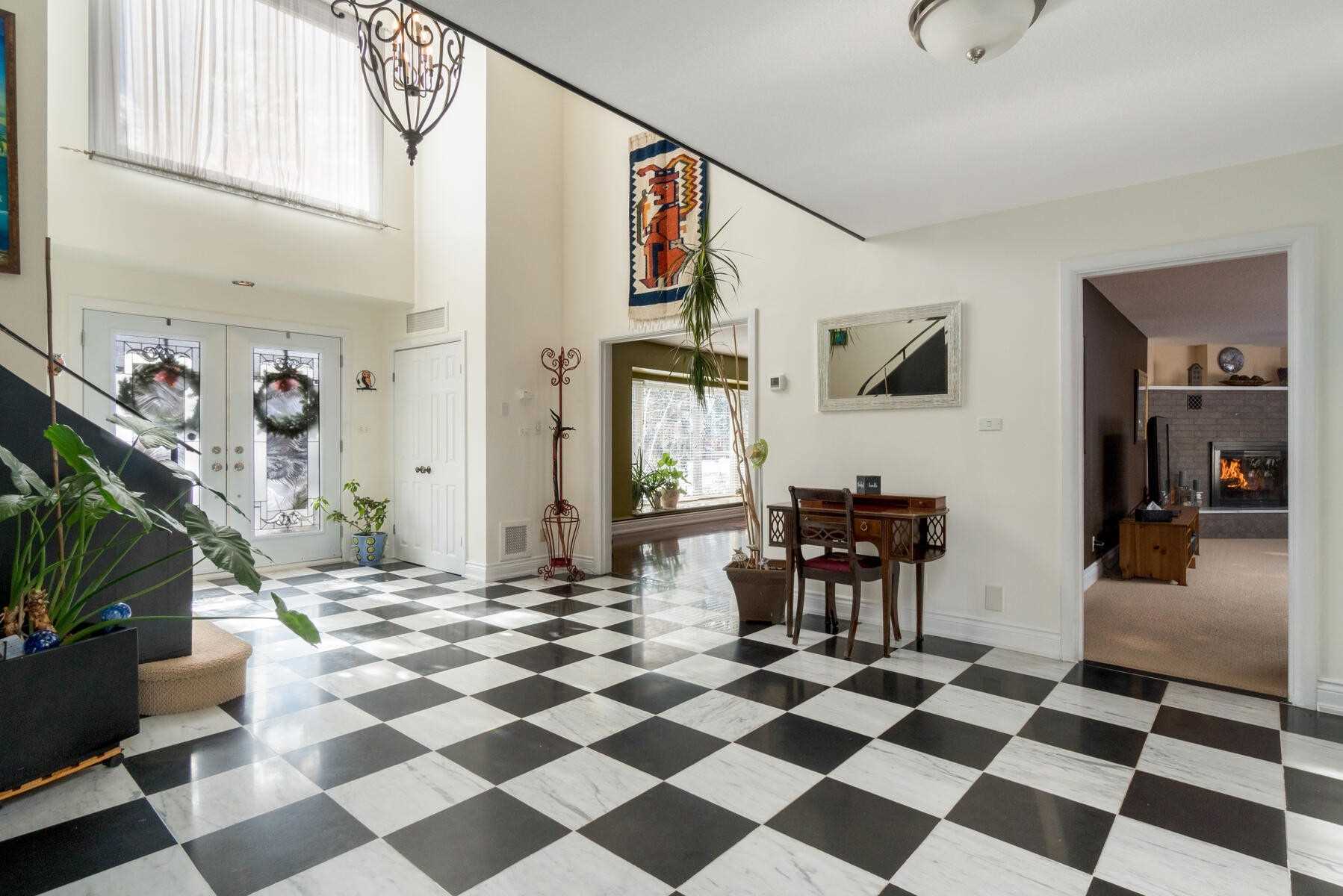 10 Douglas Pl