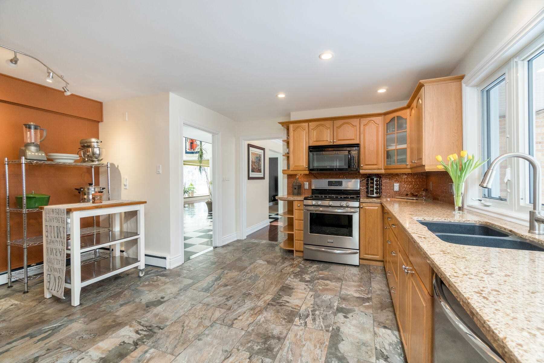 10 Douglas Pl