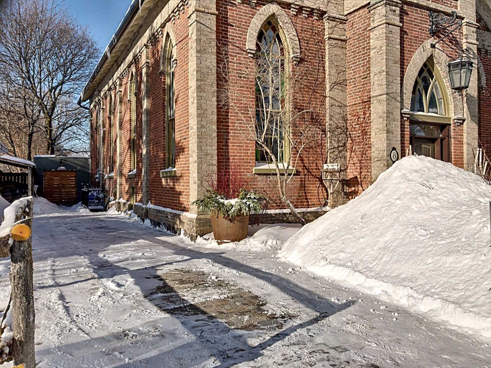8 Church St