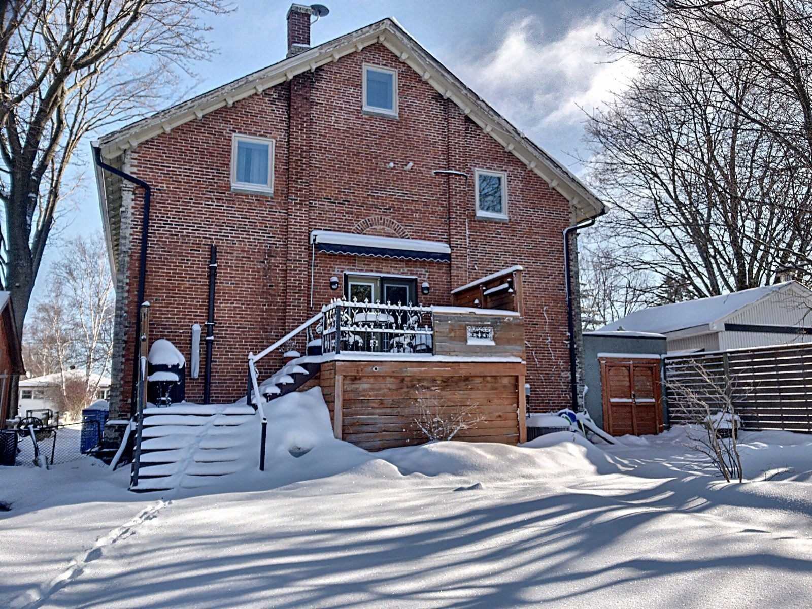 8 Church St