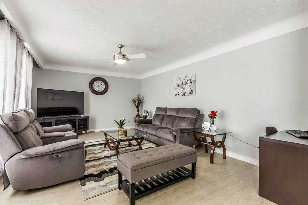 22 Newark Ave