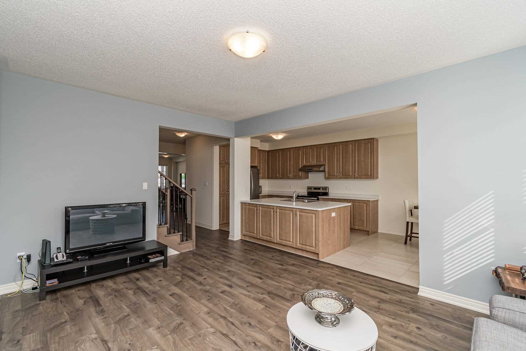 35 Riverwalk Dr