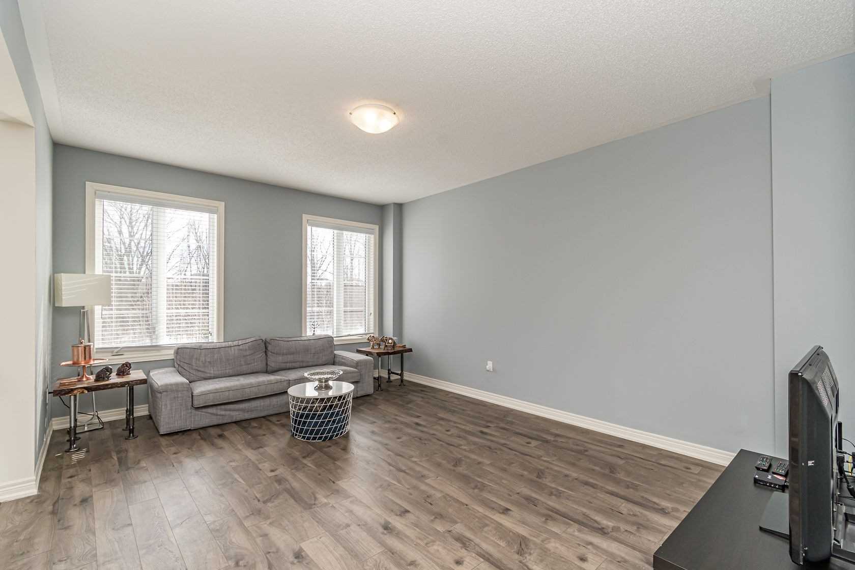 35 Riverwalk Dr