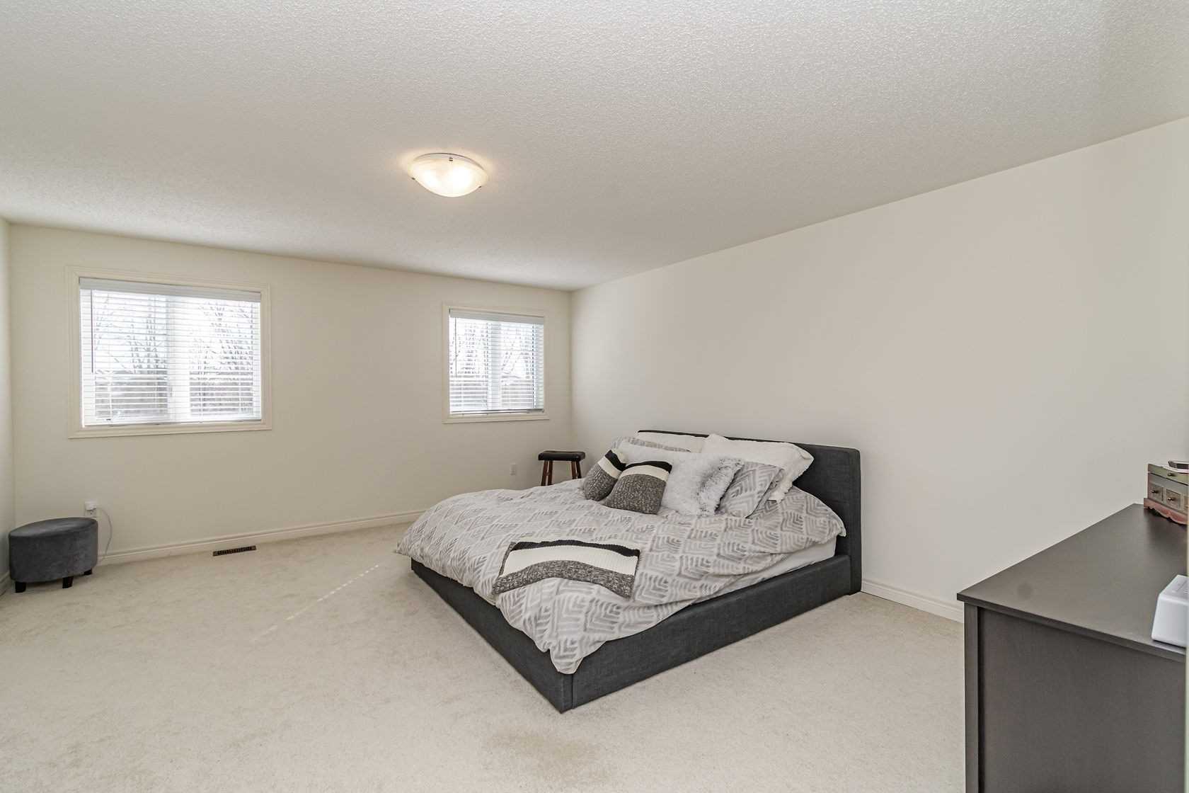 35 Riverwalk Dr