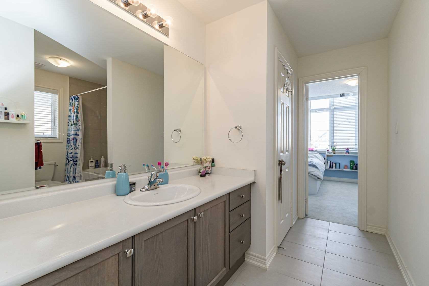 35 Riverwalk Dr