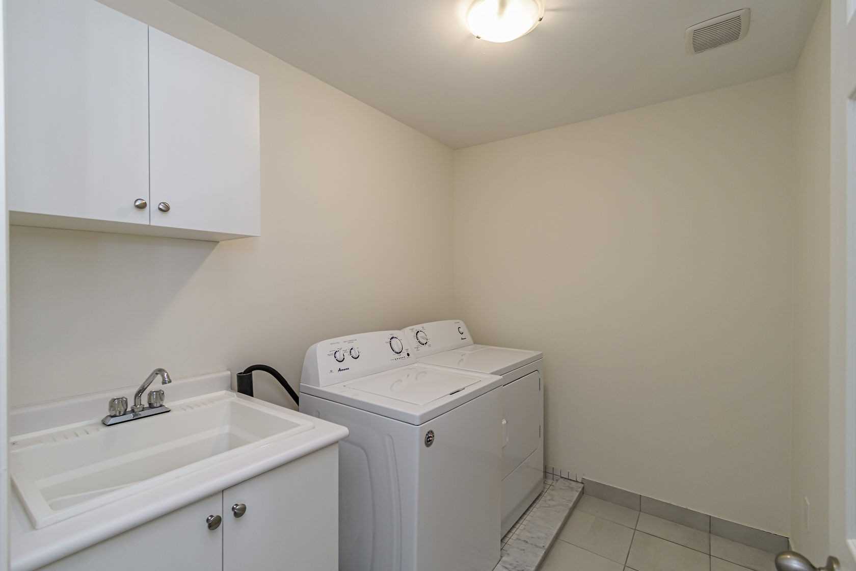 35 Riverwalk Dr