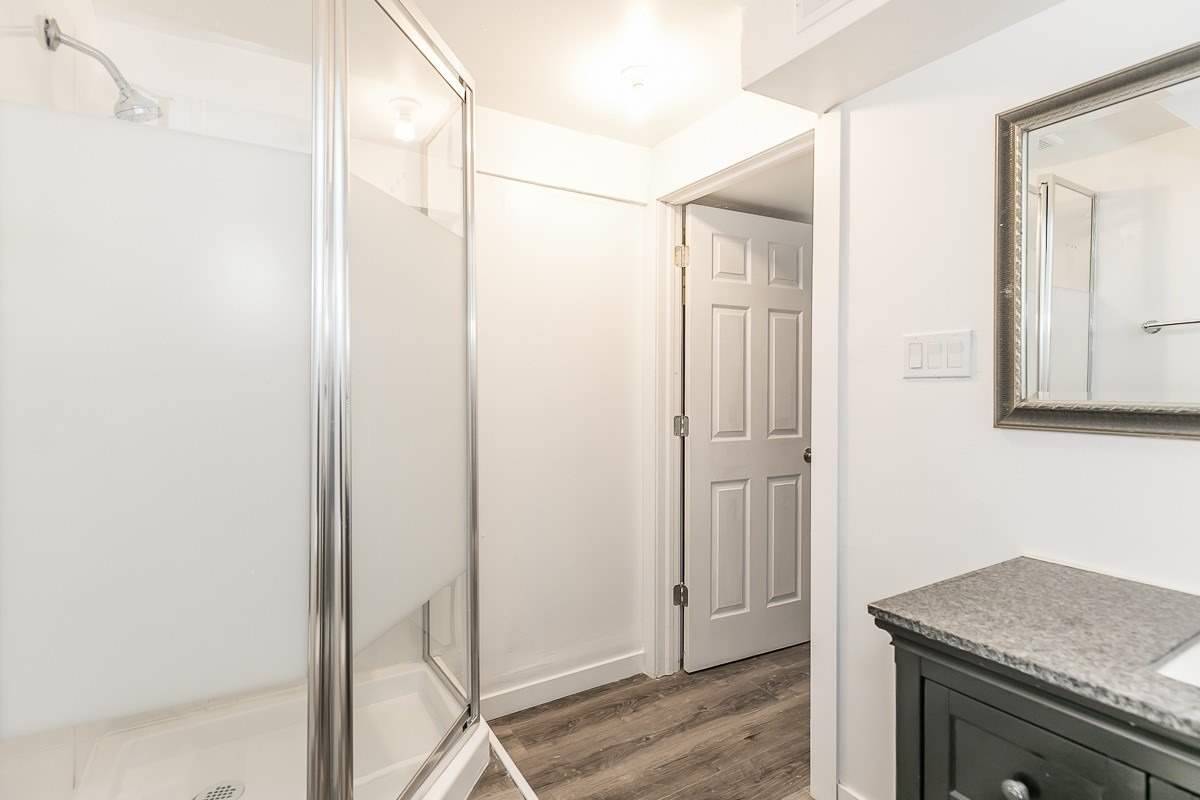 11 Peter St
