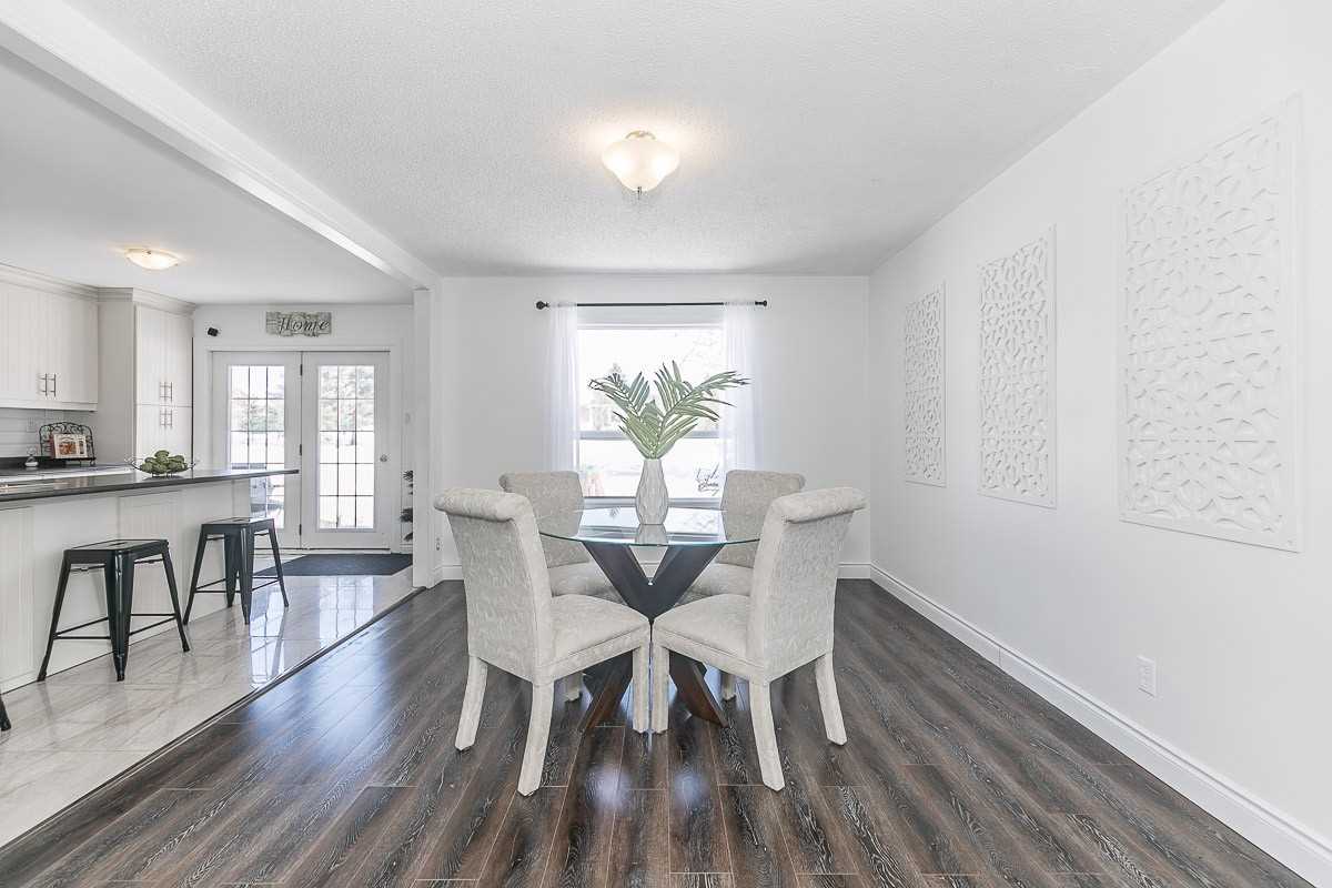 11 Peter St