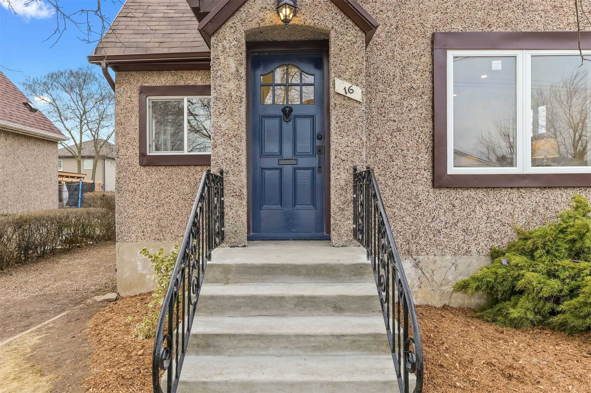 16 Bridge St