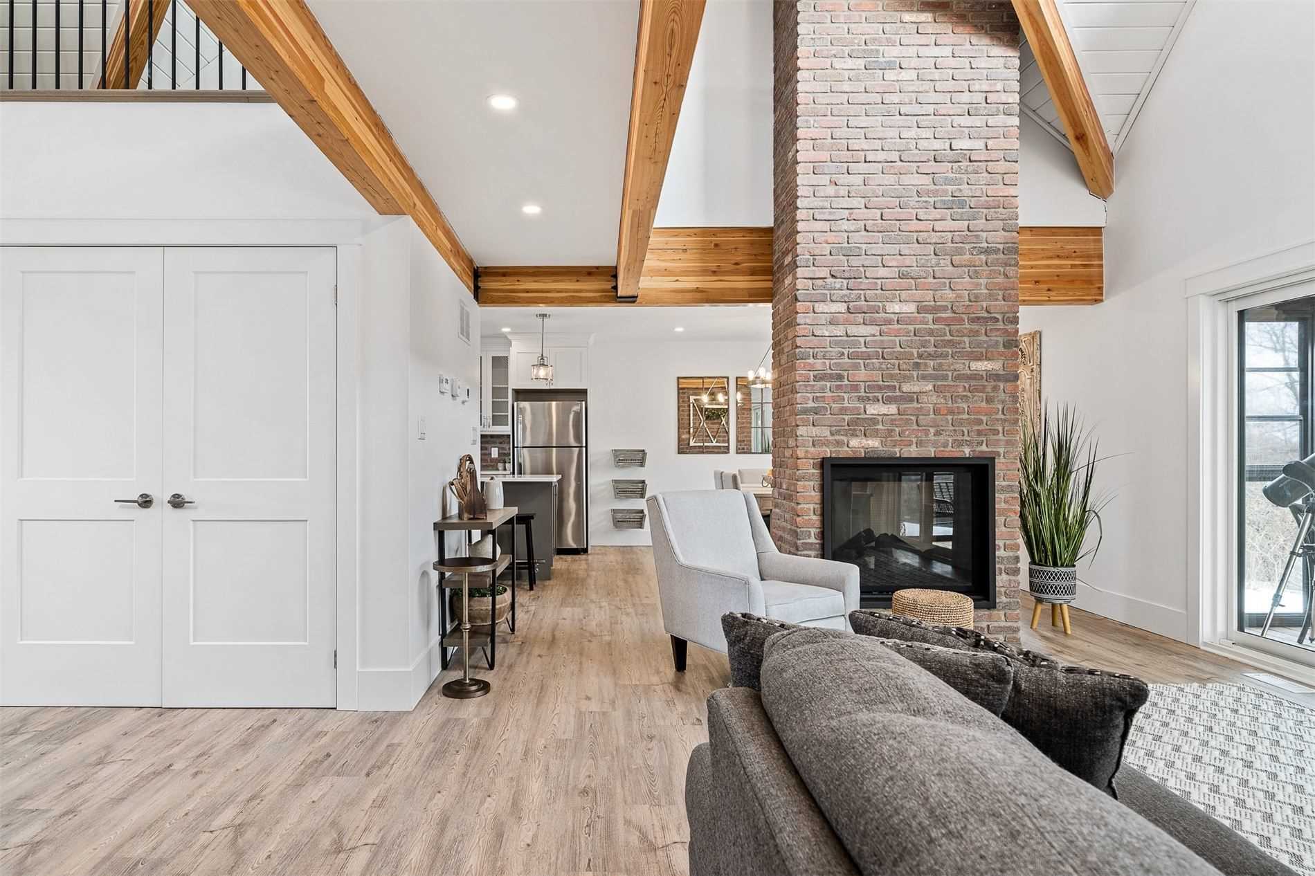 19009 Loyalist Pkwy